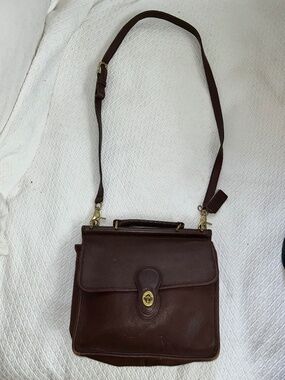Coach Willis Vintage 90s brown saddle leather crossbody shoulder bag purse USA